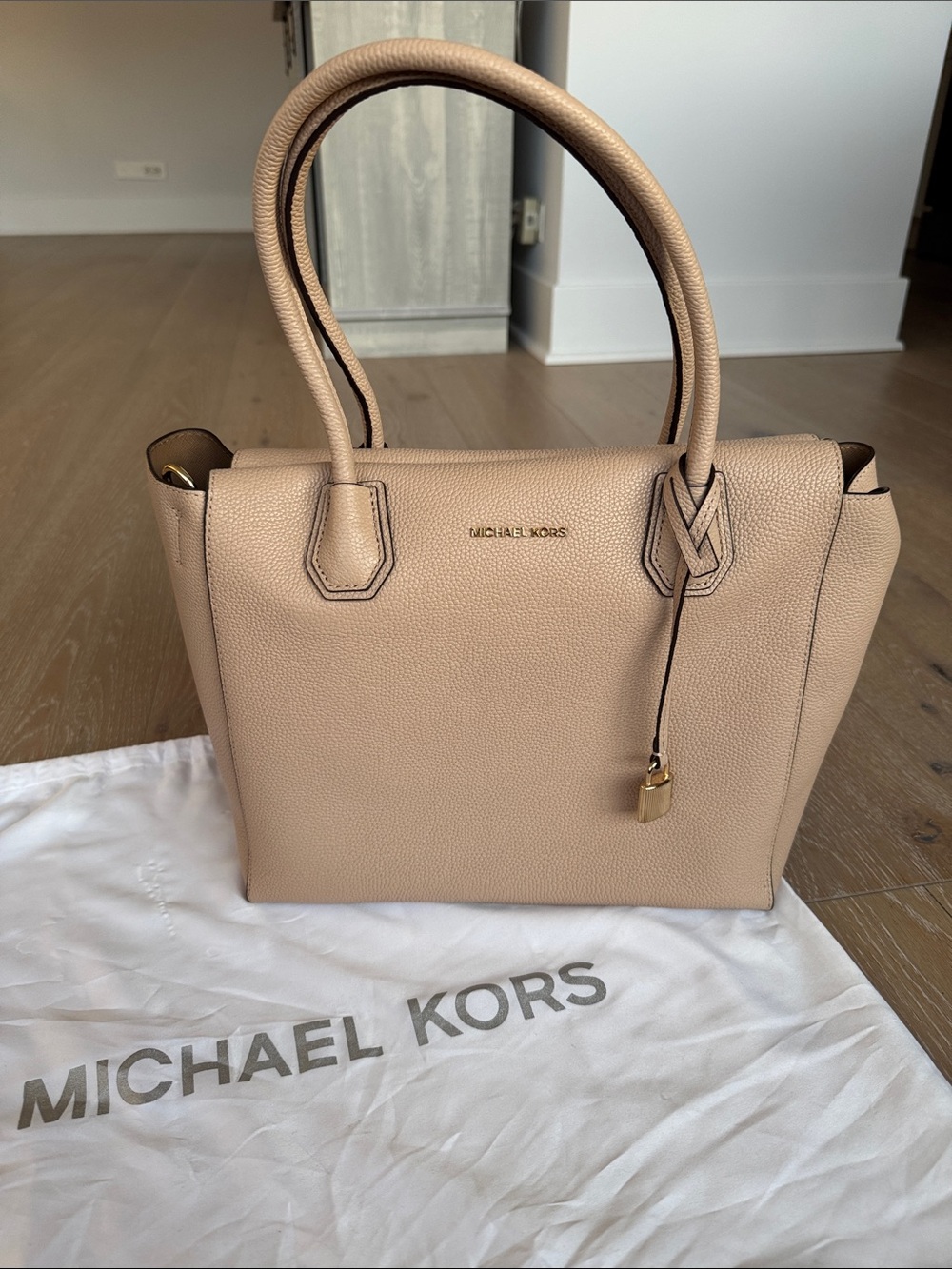 MICHAEL Michael Kors Mercer Studio East West Leather Tote Bag in Blush.